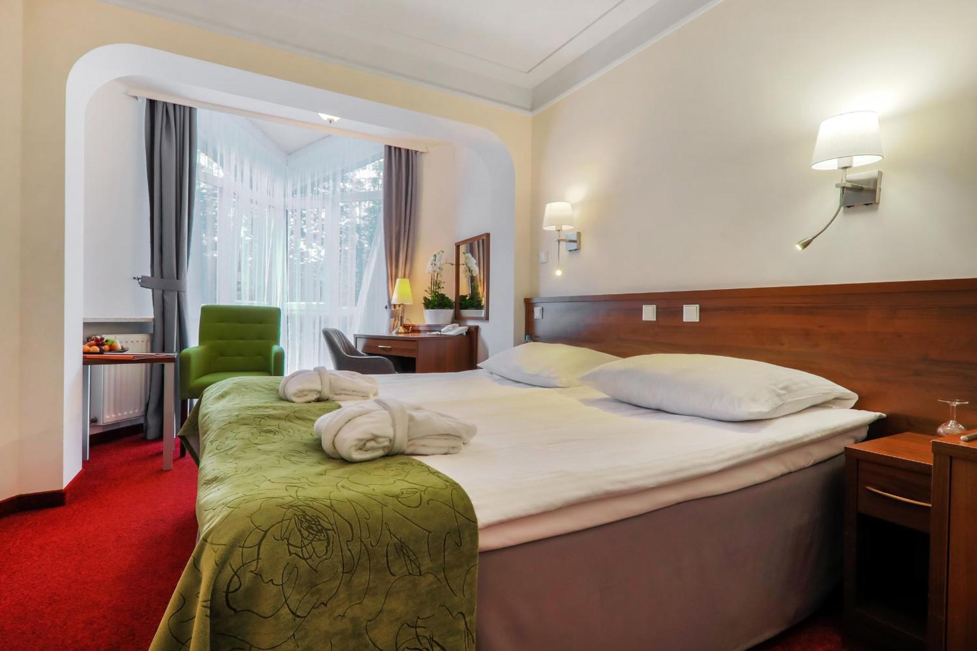 Papuga Park Hotel Wellness Marrakesz & Spa Bielsko-Biała Ngoại thất bức ảnh