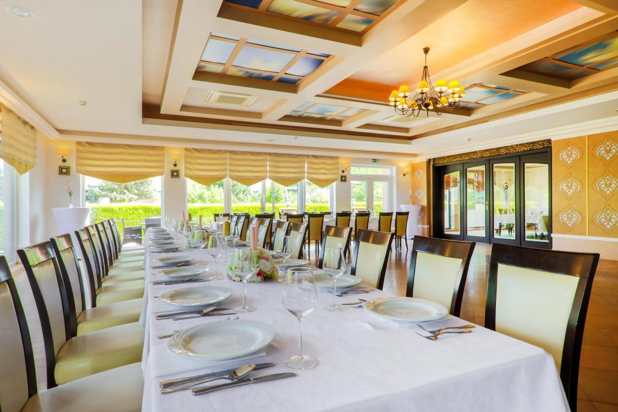 Papuga Park Hotel Wellness Marrakesz & Spa Bielsko-Biała Ngoại thất bức ảnh