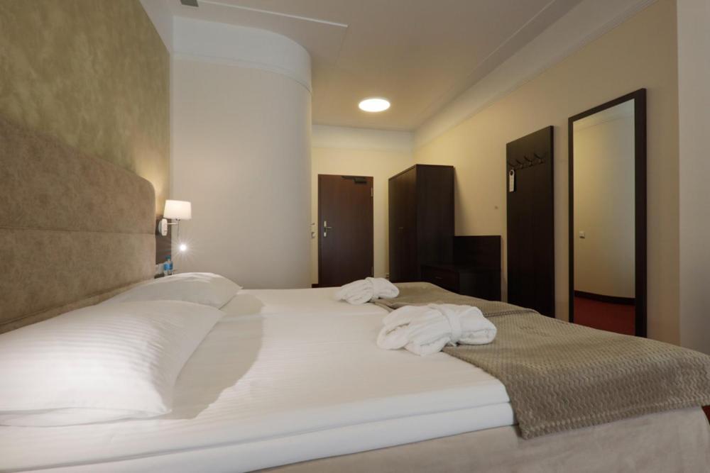 Papuga Park Hotel Wellness Marrakesz & Spa Bielsko-Biała Ngoại thất bức ảnh